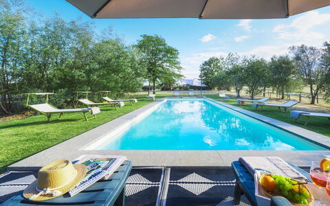 Casale Dell Oasi 12: Blauw, Zwembad, Tuin, Landscaping, Landgoed, Gazon, Toevlucht, Schaduw, Eco Hotel, Buitenmeubels