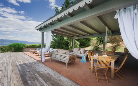 Villa Marraccini 8: Meubilair, Buitenmeubels, Veranda, Toevlucht, Stoel, Schaduw, Eco Hotel, Dek, Outdoor Structuur, Zwembad