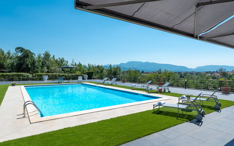 Villa Atmosfere 8: Zwembad, Toevlucht, Buitenmeubels, Vrije Tijd, Eco Hotel, Schaduw, Paraplu, Thermae, Ligstoel, Stoel