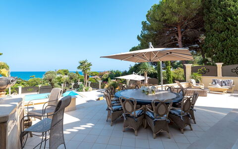 Villa Callari 6+2: Toevlucht, Buitenmeubels, Schaduw, Paraplu, Zee, Stoel, Bloempot, Kust, Eco Hotel, Tropen
