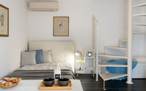 Villa Cristina 3: Meubilair, Interieur Ontwerp, Flooring, Muur, Verdieping, Bed, Kamer, Slaapkamer, Hout, Plafond