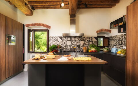 La Vecchia Pieve 8: Meubilair, Interieur Ontwerp, Keuken, Flooring, Countertop, Hout, Plafond, Verdieping, Lichte Inrichting, Kamer