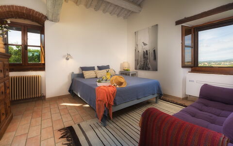 La Vecchia Pieve 8: Meubilair, Muur, Interieur Ontwerp, Hout, Slaapkamer, Flooring, Kamer, Bed, Verdieping, Huis