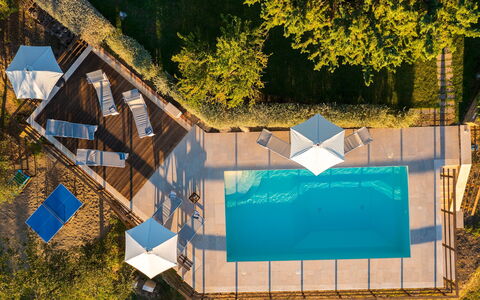 Podere Caprarecce 8: Zwembad, Water, Buitenmeubels, Toevlucht, Ligstoel, Vrije Tijd, Paraplu, Stoel, Eco Hotel, Schaduw
