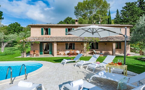 Villa Il Baiocco 8: Zwembad, Gazon, Landgoed, Boerderij, Villa, Werf, Landscaping, Backyard, Hacienda, Toevlucht