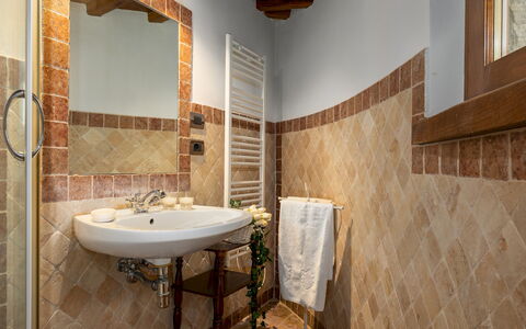 Il Romitoio 12: Muur, Flooring, Interieur Ontwerp, Loodgieterswerkinrichting, Verdieping, Plafond, Tegel, Loodgieter, Badkamer, Kraan