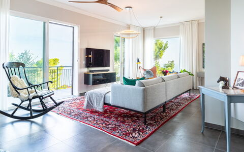 Villa nel Blu 8: Meubilair, Interieur Ontwerp, Flooring, Stoel, Tafel, Hout, Verdieping, Woonkamer, Bankstel, Verlichting