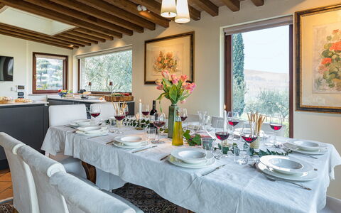 Casale Santa Lucia 8+2: Meubilair, Interieur Ontwerp, Tableware, Tafel, Stoel, Huis, Verlichting, Keuken En Eettafel, Eetkamer, Kamer