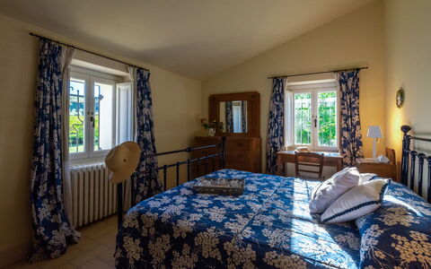La Casa nei Vigneti 10: Meubilair, Huis, Slaapkamer, Linens, Bed, Stoel, Bedding, Laken, Bed Frame, Toevlucht