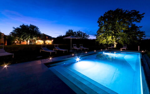 La Casa nei Vigneti 10: Zwembad, Blauw, Water, Toevlucht, Reflectie, Waterpartij, Landschap Verlichting, Samengesteld Materiaal, Schemer, Eco Hotel