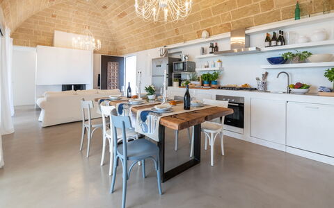 Villa la Pupazza 8: Meubilair, Interieur Ontwerp, Tafel, Flooring, Keuken En Eettafel, Stoel, Verdieping, Keuken, Plafond, Eetkamer