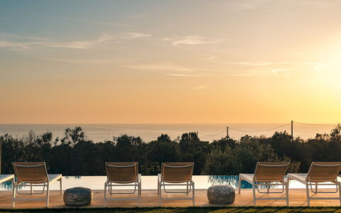 Villa la Pupazza 8: Meubilair, Horizon, Buitenmeubels, Stoel, Zee, Zonlicht, Oceaan, Kust, Strand, Kust