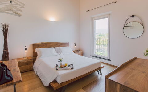 Villa Kimia 8: Meubilair, Hout, Slaapkamer, Interieur Ontwerp, Bed, Huis, Flooring, Verdieping, Houten Vloer, Laken