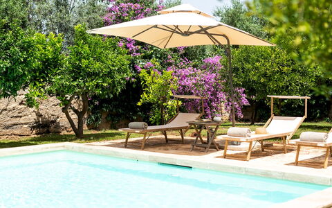 Masseria Tarsia Incuria 8+4: Paraplu, Buitenmeubels, Zwembad, Meubilair, Toevlucht, Schaduw, Tuin, Stoel, Eco Hotel, Ligstoel