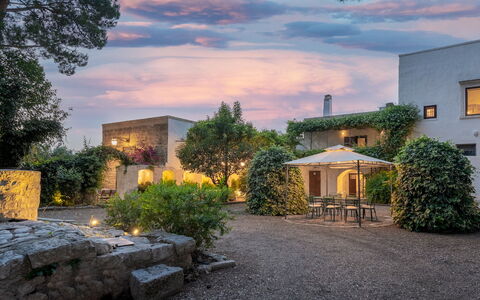 Masseria Tarsia Incuria 8+4: Struik, Architectuur, Huis, Land Lot, Landgoed, Tuin, Landscaping, Hacienda, Werf