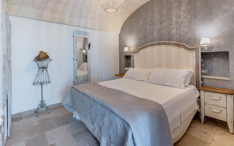 Pigreco 6+2: Meubilair, Slaapkamer, Bed, Interieur Ontwerp, Bedding, Laken, Verdieping, Linens, Verlichting, Flooring
