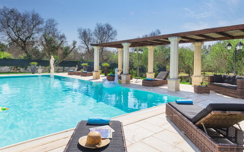 Villa la Dolce Vita 6: Zwembad, Toevlucht, Vrije Tijd, Buitenmeubels, Meubilair, Eco Hotel, Schaduw, Samengesteld Materiaal, Stoel, Waterpartij