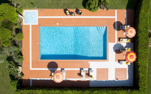 Villa Nikka 6: Zwembad, Toevlucht, Vrije Tijd, Samengesteld Materiaal, Buitenmeubels, Eco Hotel, Schaduw, Thermae, Waterpartij, Hacienda