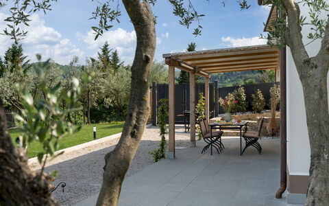 Terrazza sulla Valle 4+2: Hout, Schaduw, Buitenmeubels, Land Lot, Tuin, Landscaping, Outdoor Structuur, Backyard, Pergola, Werf