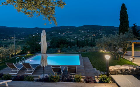 Terrazza sulla Valle 4+2: Zwembad, Heuvel, Toevlucht, Eco Hotel, Buitenmeubels, Bergketen, Landscaping, Tuin, Landgoed, Villa