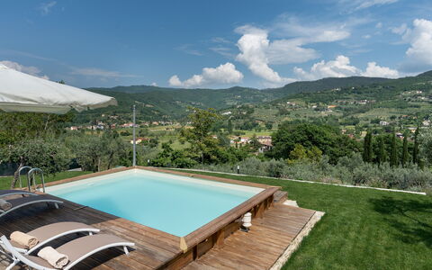 Terrazza sulla Valle 4+2: Zwembad, Bergachtig Landvormen, Heuvel, Berg, Bergketen, Toevlucht, Eco Hotel, Buitenmeubels, Vrije Tijd, Dek
