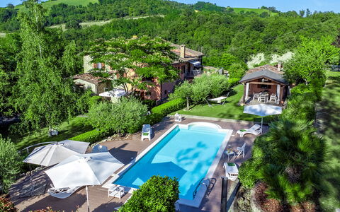 Villa Banci 8: Zwembad, Woongebied, Toevlucht, Landgoed, Tuin, Hacienda, Eco Hotel, Villa, Landscaping, Werf