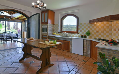 Villa Biddizza 10: Meubilair, Interieur Ontwerp, Keuken, Flooring, Countertop, Huis, Plafond, Verlichting, Stoel, Verdieping