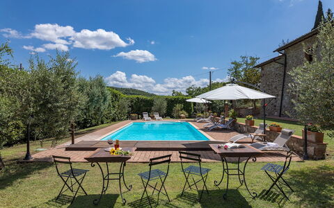 Podere Montioni 6+2: Zwembad, Landgoed, Eco Hotel, Hacienda, Toevlucht, Villa, Landscaping, Boerderij, Hotel, Buitenmeubels