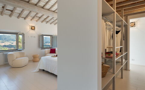 Villa Il Pozzo 14: Meubilair, Interieur Ontwerp, Muur, Flooring, Verdieping, Plafond, Hout, Bed, Slaapkamer, Kamer
