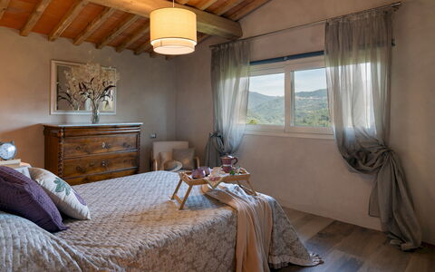 Villa Carlotta 8: Meubilair, Interieur Ontwerp, Bed, Slaapkamer, Linens, Plafond, Huis, Flooring, Verdieping, Kamer
