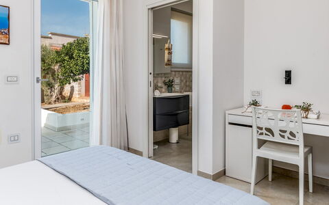 Villa i Chiani 8: Huis, Interieur Ontwerp, Appartement, Verdieping, Toevlucht, Balkon, Huishoudapparatuur, Kamerplant, Cabinetry, Hotel