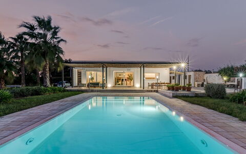 Villa i Chiani 8: Architectuur, Landgoed, Zwembad, Toevlucht, Huis, Samengesteld Materiaal, Herenhuis, Schaduw, Villa, Hacienda