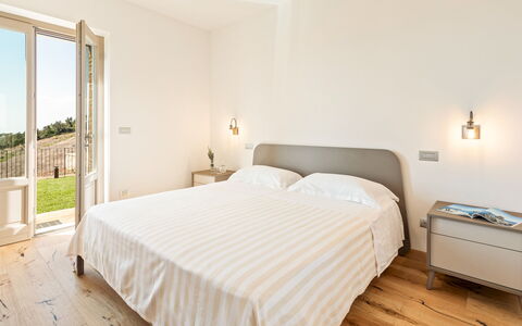 Casale Grottini 8: Interieur Ontwerp, Meubilair, Bed, Slaapkamer, Flooring, Kamer, Huis, Plafond, Verdieping, Appartement