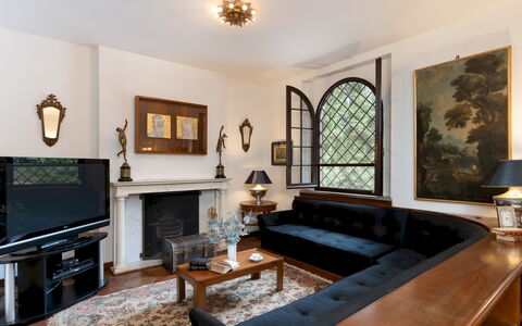 Villa Manganelli 12: Meubilair, Interieur Ontwerp, Bankstel, Muur, Flooring, Hout, Verdieping, Woonkamer, Kamer, Plafond