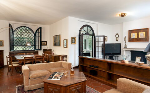 Villa Manganelli 12: Meubilair, Interieur Ontwerp, Flooring, Kamer, Plafond, Verdieping, Tafel, Huis, Verlichting, Bankstel