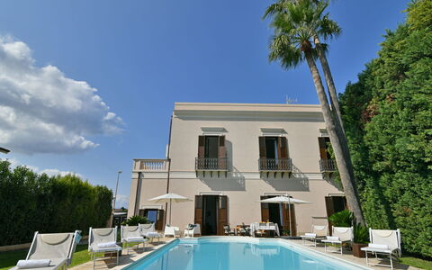 Villa Afrodite 8: Zwembad, Hotel, Toevlucht, Landgoed, Hacienda, Villa, Herenhuis, Eco Hotel, Balkon
