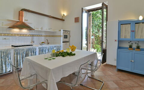 Villa Afrodite 8: Meubilair, Interieur Ontwerp, Flooring, Tafel, Verdieping, Keuken, Verlichting, Kamer, Keuken En Eettafel, Stoel