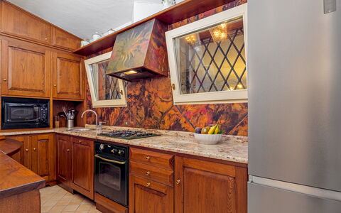Villa Stella 6: Keuken, Hout, Countertop, Cabinetry, Major Appliance, Interieur Ontwerp, Flooring, Toestel Van De Keuken, Verlichting, Bruin