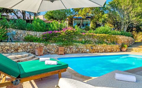Villa Stella 6: Blauw, Zwembad, Toevlucht, Buitenmeubels, Paraplu, Vrije Tijd, Eco Hotel, Ligstoel, Tuin, Landscaping