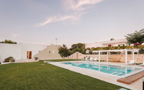 Villa Bellina 6: Zwembad, Landgoed, Toevlucht, Hacienda, Binnenplaats, Villa, Landscaping, Ontwerp, Werf, Herenhuis