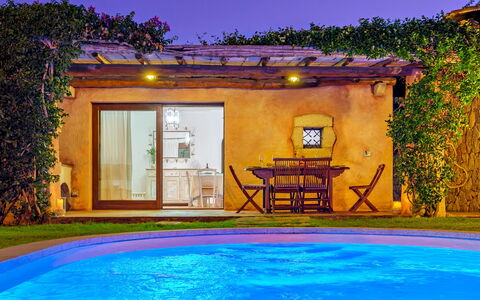 Casa Maestrale 6: Zwembad, Water, Meubilair, Toevlucht, Buitenmeubels, Vrije Tijd, Eco Hotel, Paraplu, Stoel, Schaduw