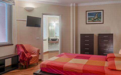 Villa Eden 8: Meubilair, Interieur Ontwerp, Verdieping, Flooring, Hout, Kamer, Bed, Plafond, Slaapkamer, Textiel