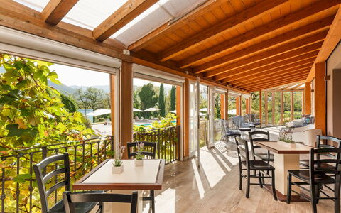 Tenuta Esdra 20: Hout, Meubilair, Veranda, Tafel, Stoel, Keuken En Eettafel, Balkon, Restaurant, Eco Hotel, Beits