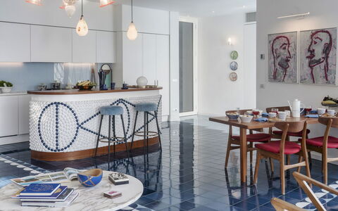 Villa Ponti 6: Meubilair, Interieur Ontwerp, Flooring, Stoel, Verdieping, Tafel, Eetkamer, Keuken En Eettafel, Verlichting, Plafond