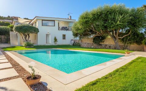 Villa la Marina 5+1: Zwembad, Blauw, Toevlucht, Samengesteld Materiaal, Vrije Tijd, Tuin, Waterpartij, Eco Hotel, Landgoed, Backyard