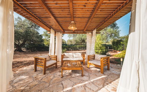 Trulli Biancapetra 8+2: Hout, Schaduw, Veranda, Outdoor Structuur, Hardwood, Beits, Toevlucht, Landgoed, Prieel, Paviljoen