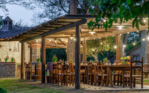 Podere Giardino 16+2: Hout, Schaduw, Tuin, Outdoor Structuur, Paviljoen, Landscaping, Backyard, Prieel, Timmerhout, Garden Gebouwen