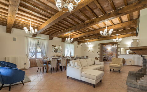 Tenuta Montiepoli 12+3