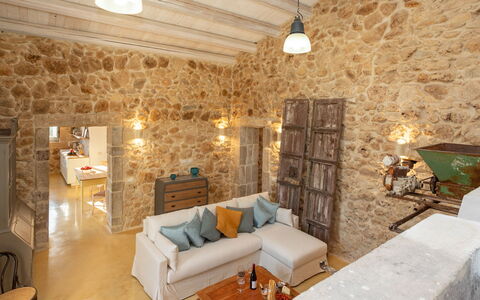 Palmento San Lorenzo 6: Meubilair, Muur, Interieur Ontwerp, Flooring, Plafond, Verdieping, Verlichting, Kamer, Tafel, Woonkamer
