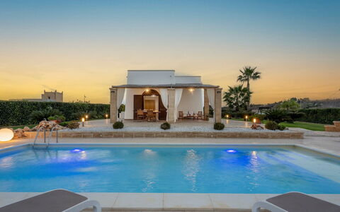 Villa Serena 4: Zwembad, Toevlucht, Bloempot, Landgoed, Eco Hotel, Hacienda, Villa, Outdoor Structuur, Landscaping, Schaduw